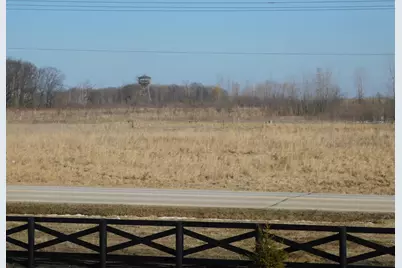 9766 N Migratory Ct, Mequon, WI 53097 - Photo 3