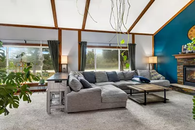 4400  Valley Rd, Racine, WI 53405 - Photo 7