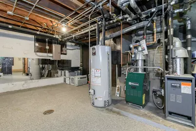 4111 N Woodburn St #4113, Shorewood, WI 53211 - Photo 29