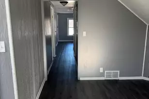 1802 W Keefe Ave, Milwaukee, WI 53206 - Photo 15