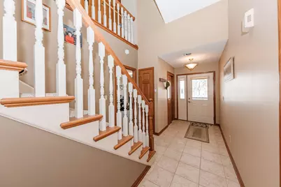 443  Quail Point Dr, Racine, WI 53406 - Photo 3