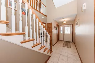 443 Quail Point Dr, Racine, WI 53406 - Photo 3