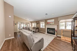 443 Quail Point Dr, Racine, WI 53406 - Photo 5