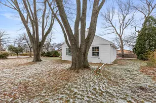 102 W Calumet Rd, Fox Point, WI 53217 - Photo 33