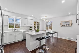 102 W Calumet Rd, Fox Point, WI 53217 - Photo 9