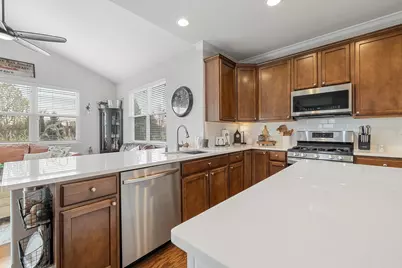 N42W22833  Beacon Ct, Pewaukee, WI 53072 - Photo 5