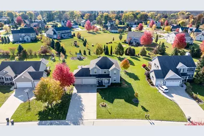 N42W22833  Beacon Ct, Pewaukee, WI 53072 - Photo 1