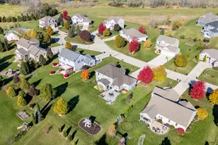 N42W22833 Beacon Ct, Pewaukee, WI 53072 - Photo 31