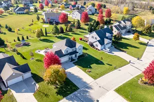 N42W22833 Beacon Ct, Pewaukee, WI 53072 - Photo 35