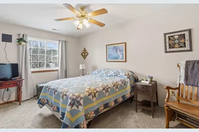 4821  Easy St #Unit 5, Delafield, WI 53029 - Photo 7