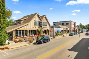 4821 Easy St, Delafield, WI 53029 - Photo 13