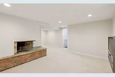 3228 S 15th St, Milwaukee, WI 53215 - Photo 31