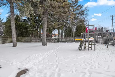 4757  Vista Rd, Manitowoc, WI 54220 - Photo 5