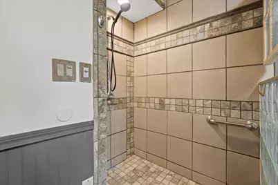 12763 N East Shoreland Dr, Mequon, WI 53092 - Photo 39