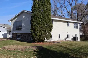 110 Lakeview Ct, Tomah, WI 54660 - Photo 17