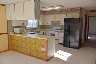 110 Lakeview Ct, Tomah, WI 54660 - Photo 5