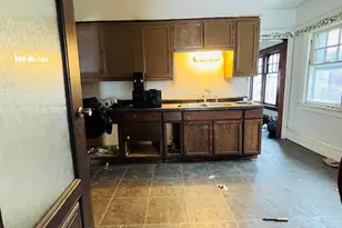 2873 N 37th St, Milwaukee, WI 53210 - Photo 7