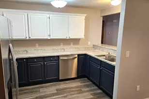 4887 Easy St, Delafield, WI 53029 - Photo 5