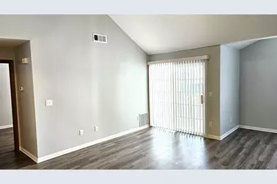 4887  Easy St #11, Delafield, WI 53029 - Photo 9