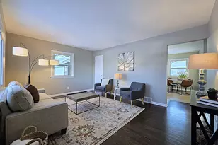 419 Peters Dr, Waukesha, WI 53188 - Photo 7