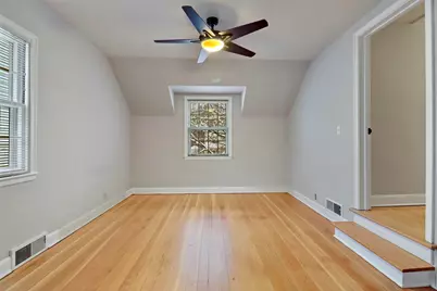 438  Shoreland Dr, Racine, WI 53402 - Photo 17