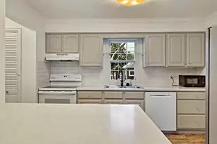 438 Shoreland Dr, Racine, WI 53402 - Photo 9