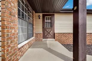 8127 S Legend Dr, Franklin, WI 53132 - Photo 3