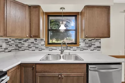 8127 S Legend Dr #D, Franklin, WI 53132 - Photo 15