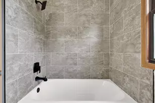 8127 S Legend Dr, Franklin, WI 53132 - Photo 21