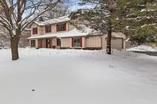 S14W31855 High Meadow Ln, Genesee, WI 53018 - Photo 3