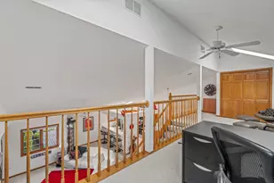 2215 Circle Ridge, Delafield, WI 53018 - Photo 23