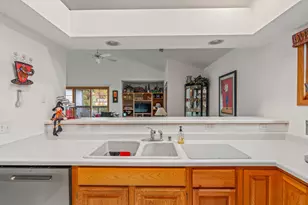 2215 Circle Ridge, Delafield, WI 53018 - Photo 11