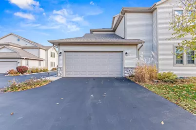2215  Circle Rdg #D, Delafield, WI 53018 - Photo 3