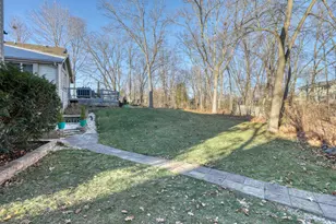 S77W19942 Holly Patch Ct, Muskego, WI 53150 - Photo 17