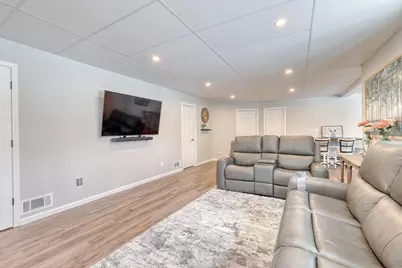 S77W19942  Holly Patch Ct, Muskego, WI 53150 - Photo 45