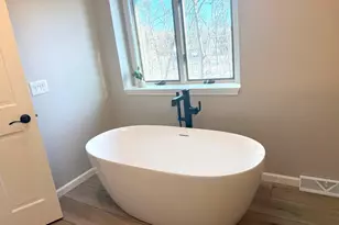 S77W19942 Holly Patch Ct, Muskego, WI 53150 - Photo 41