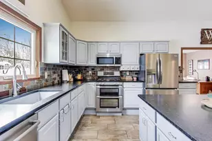 W312S8869 Cherokee Pass, Mukwonago, WI 53149 - Photo 19