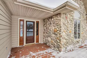 W312S8869 Cherokee Pass, Mukwonago, WI 53149 - Photo 5