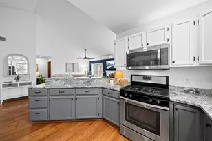 1085 Lakeland Dr, Geneva, WI 53147 - Photo 7