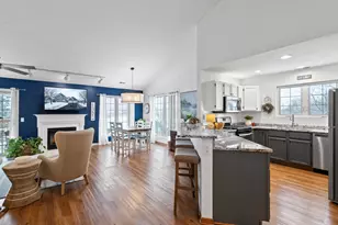 1085 Lakeland Dr, Geneva, WI 53147 - Photo 5