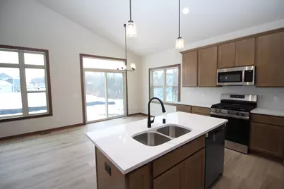 522  Calvin Ln, Racine, WI 53406 - Photo 9