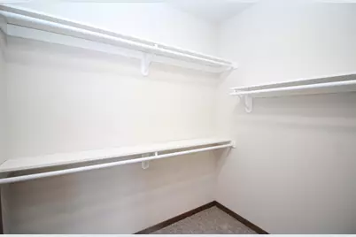 522  Calvin Ln, Racine, WI 53406 - Photo 5