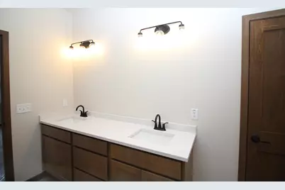 522  Calvin Ln, Racine, WI 53406 - Photo 15