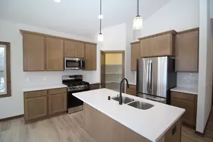 522 Calvin Ln, Racine, WI 53406 - Photo 7