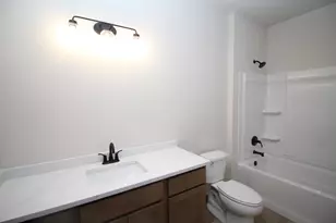 522 Calvin Ln, Racine, WI 53406 - Photo 17