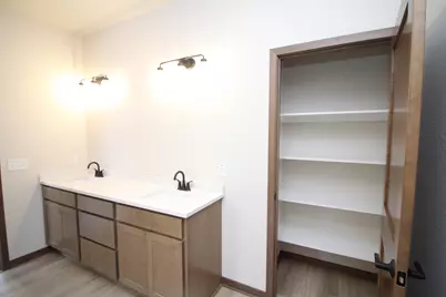 522  Calvin Ln, Racine, WI 53406 - Photo 13