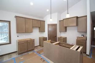 522 Calvin Ln, Racine, WI 53406 - Photo 3