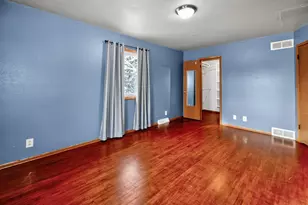 N39W5483 Wilshire Dr, Cedarburg, WI 53012 - Photo 11