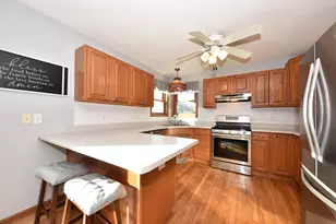 W213N16501 Glen Brooke Dr, Jackson, WI 53037 - Photo 7