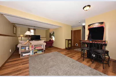 W213N16501  Glen Brooke Dr, Jackson, WI 53037 - Photo 17